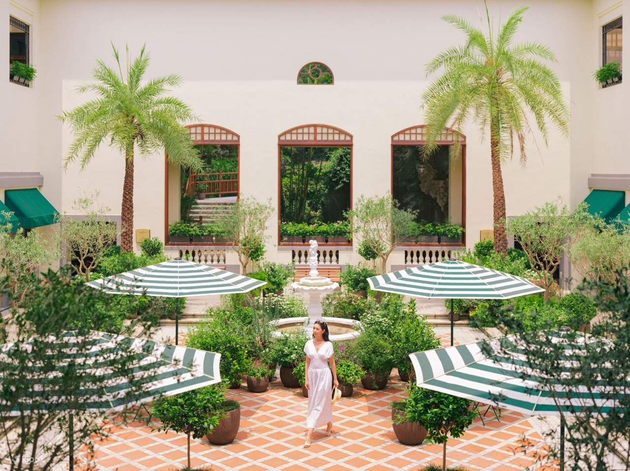 The Verandah garden courtyard